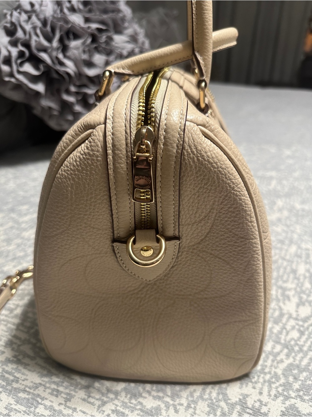 COACH Large Signature Leather Rowan - Picture 4 of 10